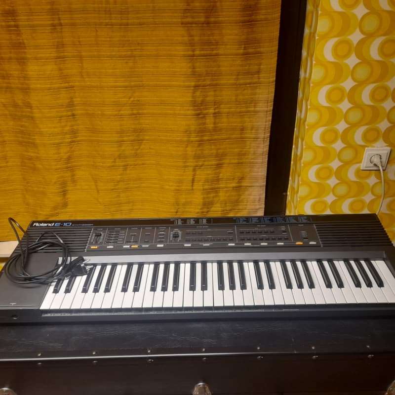 Roland E 10 Synthesizer - used Roland  Vintage Synths            Keyboard