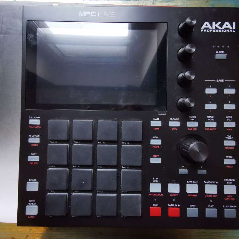 2020 - Present Akai MPC One Standalone MIDI Sequencer Black - used Akai MPC
