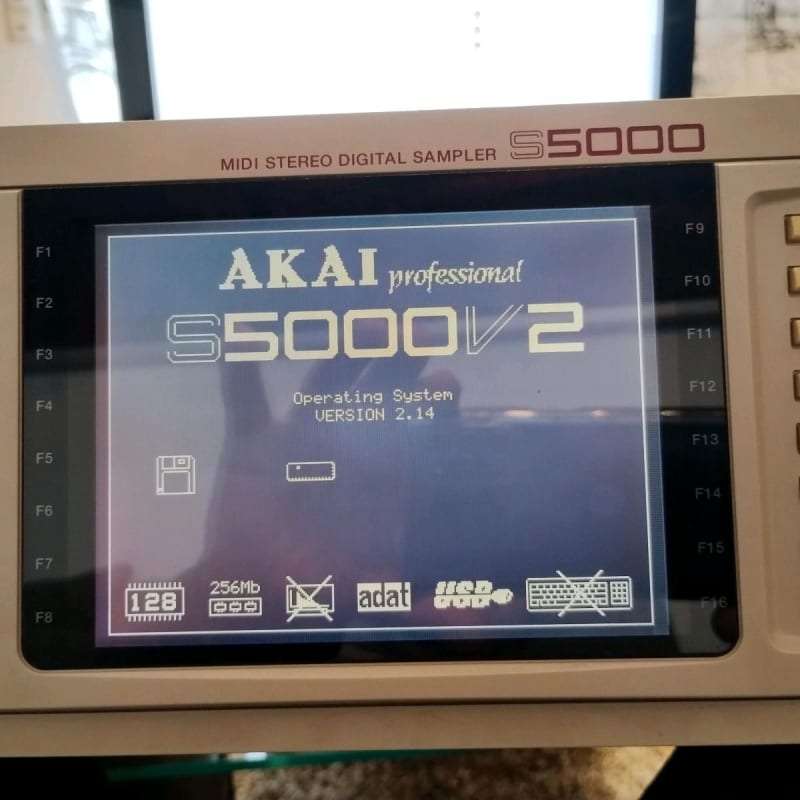 1998 Akai S5000 MIDI Stereo Digital Sampler White - used Akai     Sampler            USB