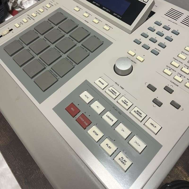 1993 - 2001 Akai MPC3000 MIDI Production Center Grey - used Akai MPC
