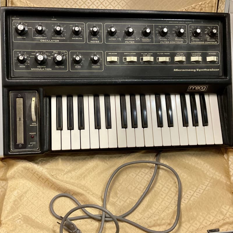 1975 - 1979 Moog MicroMoog Black - used Moog              Synthesizer