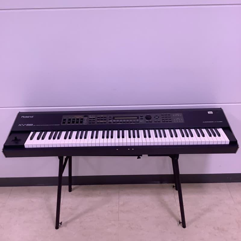 Roland XV-88 - used Roland               Synth