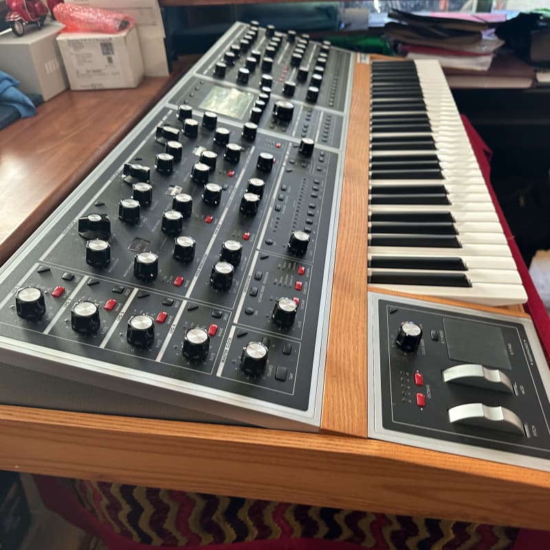 2018 - Present etat neuf Moog One 8-Voice 61-Key Polyphonic An... - used Moog            Analog  Synthesizer