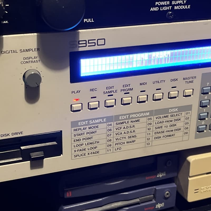1988 Akai S950 MIDI Digital Sampler White