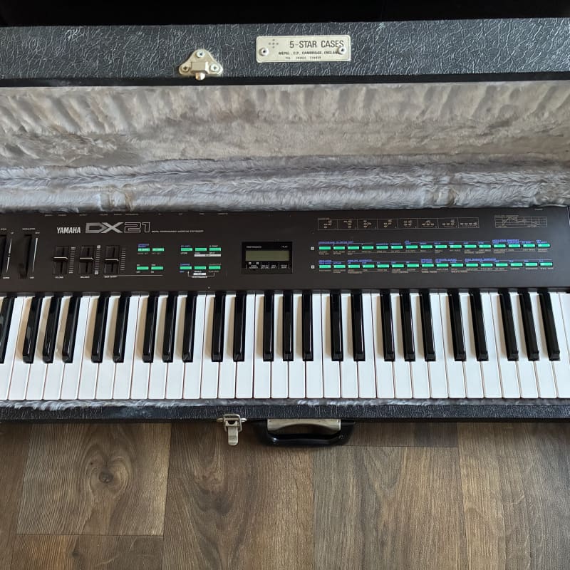 1985 Yamaha DX21 Programmable Algorithm Synthesizer Black