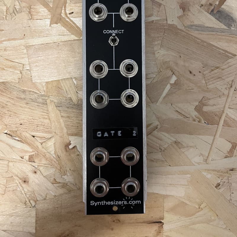 2010s Synthesizers.com Q124 Multiples Module Black