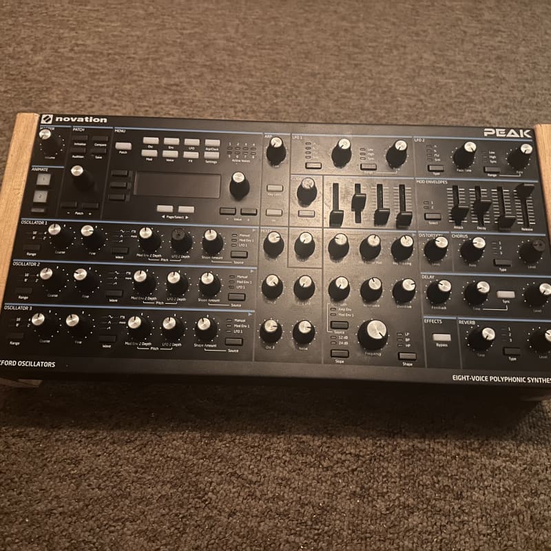 2017 - Present Novation Peak 8-Voice Desktop Synthesizer Black