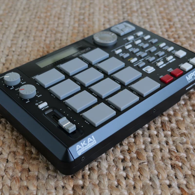 2006 - 2013 Akai MPC500 Music Production Center Black