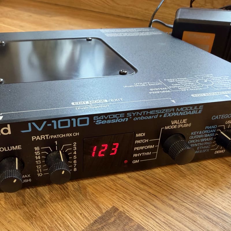 1999 - 2003 Roland JV-1010 64-Voice Synthesizer Module Black