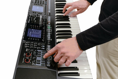 Roland E-A7 Expandable Arranger Keyboard