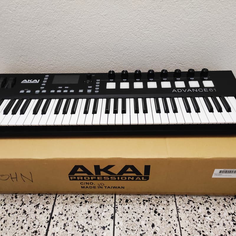 2010s Akai Advance 61 Keyboard Controller Black