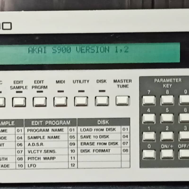 1986 Akai S900 MIDI Digital Sampler White