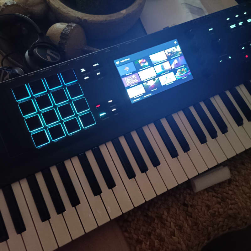 2022 - Present Akai MPC Key 61 UK free delivery Standalone Wor...