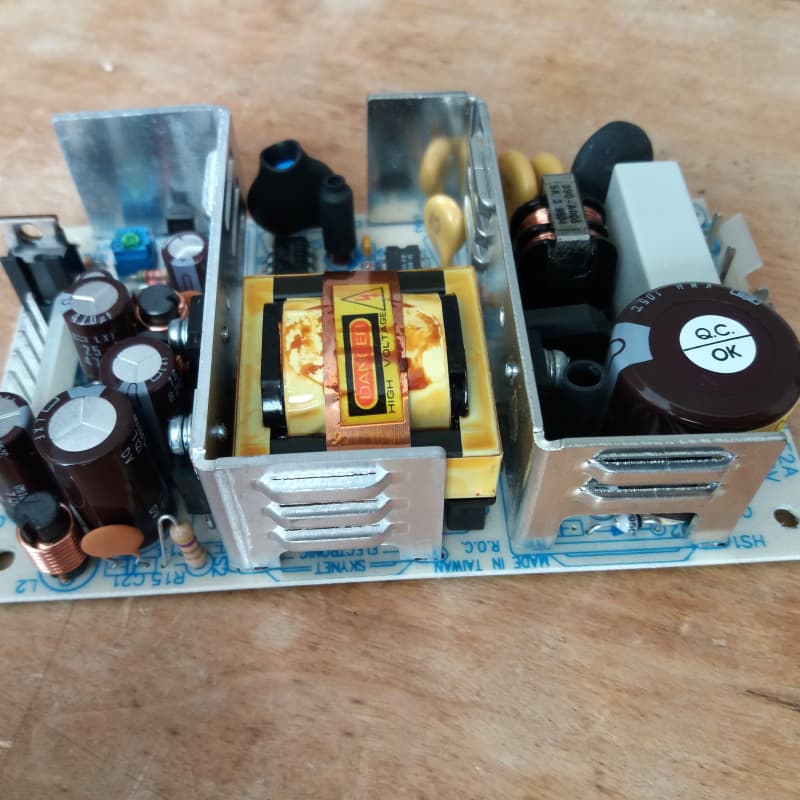 1997 - 2001 Akai MPC2000 MIDI Production Center Grey