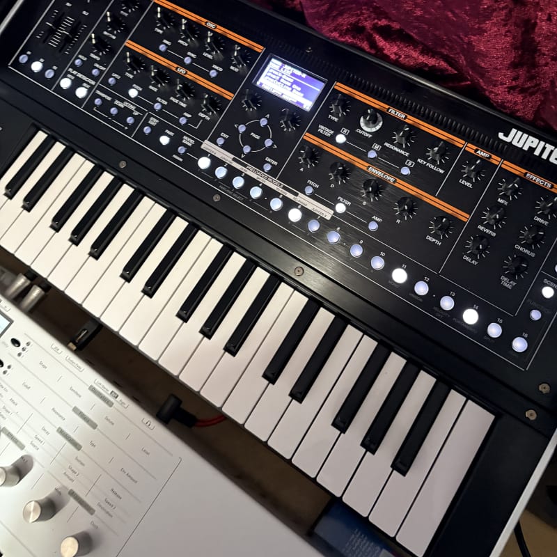 2019 - Present Roland Jupiter-Xm 37-Key Synthesizer Black