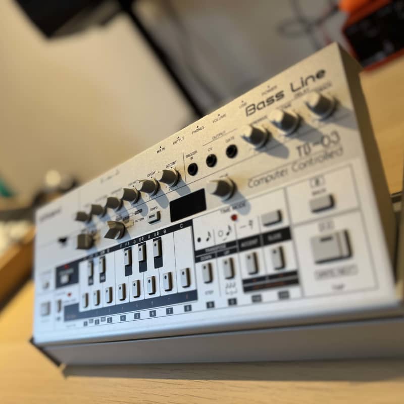 2016 - Present Roland TB-03 Boutique Series Synthesizer Module...
