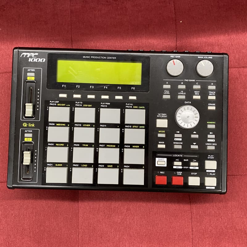 Akai MPC1000-BK Music Production Center 128MB Black