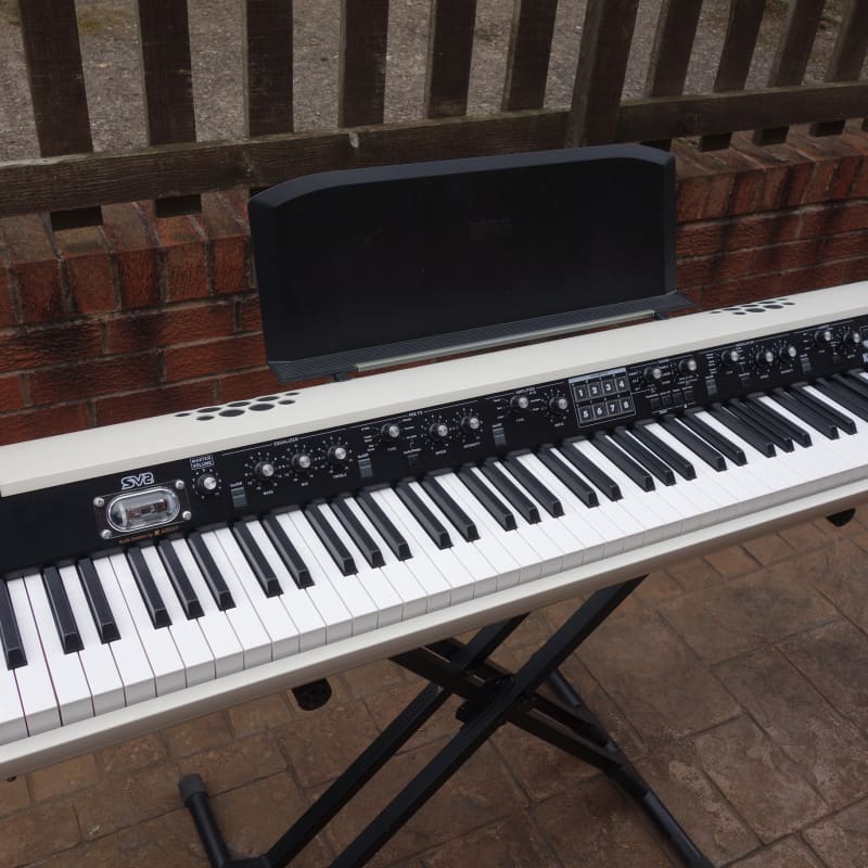 2018 - Present Korg SV2-88S Stage Vintage Digital Piano Cream