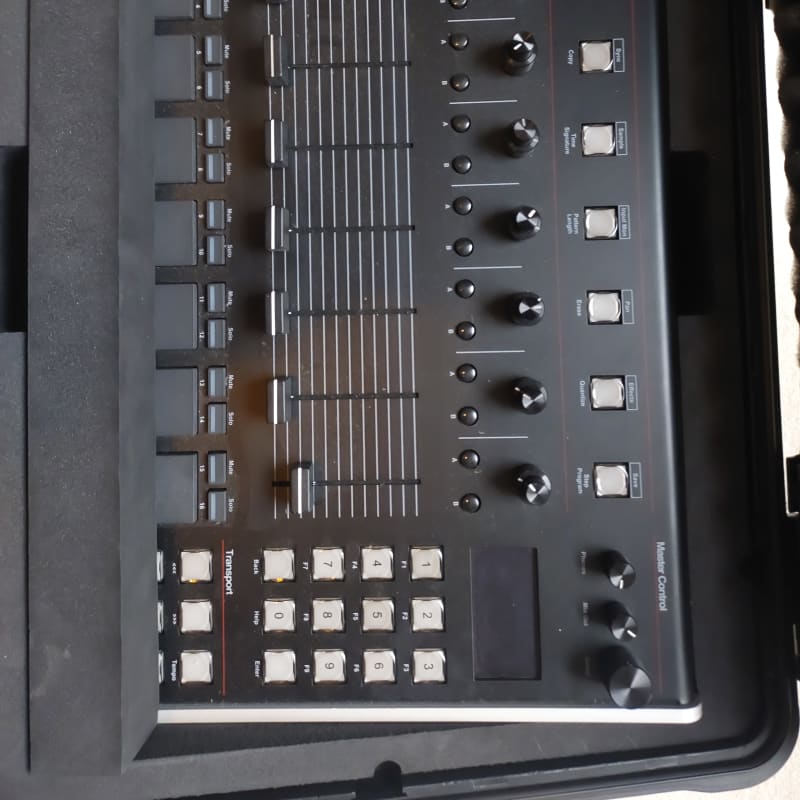 2019 - Present Isla Instruments S2400 Desktop Sampler Black