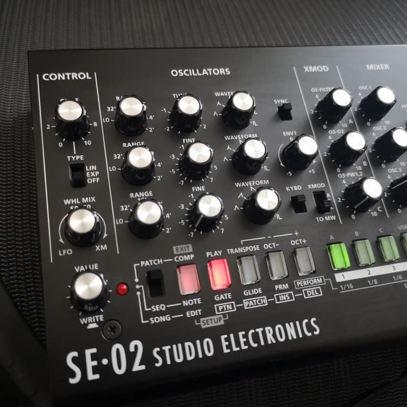 2017 - Present Roland SE-02 Boutique Series Synthesizer Module...