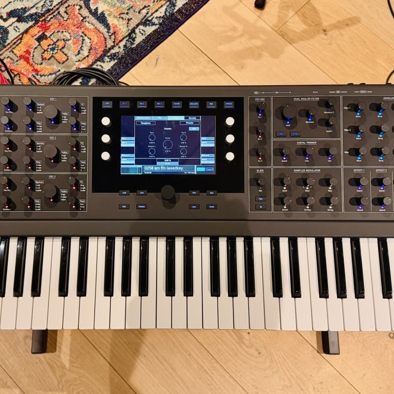 2017 - Present Waldorf Quantum 61-Key Hybrid Synthesizer Black