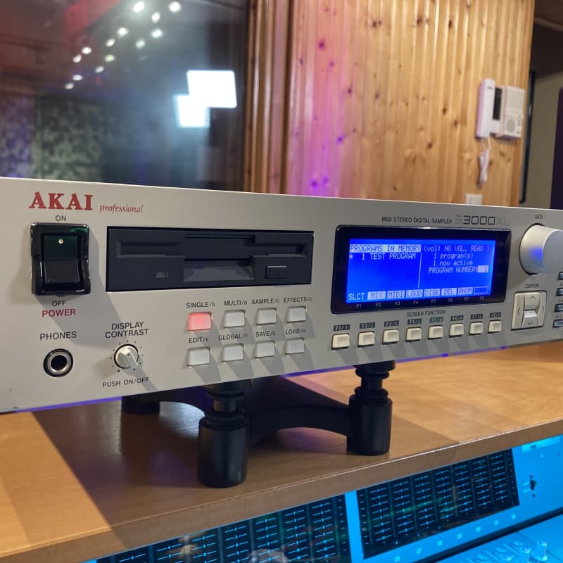 1996 Akai S3000XL MIDI Stereo Digital Sampler White