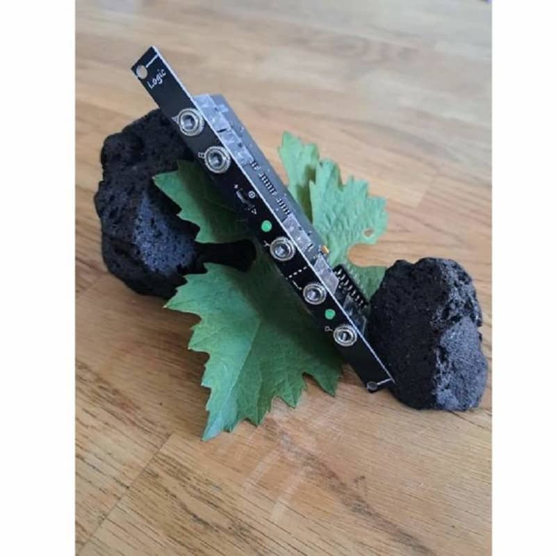 CatSynth SynthCat Slimline Switchable Logic Gate Module Synth