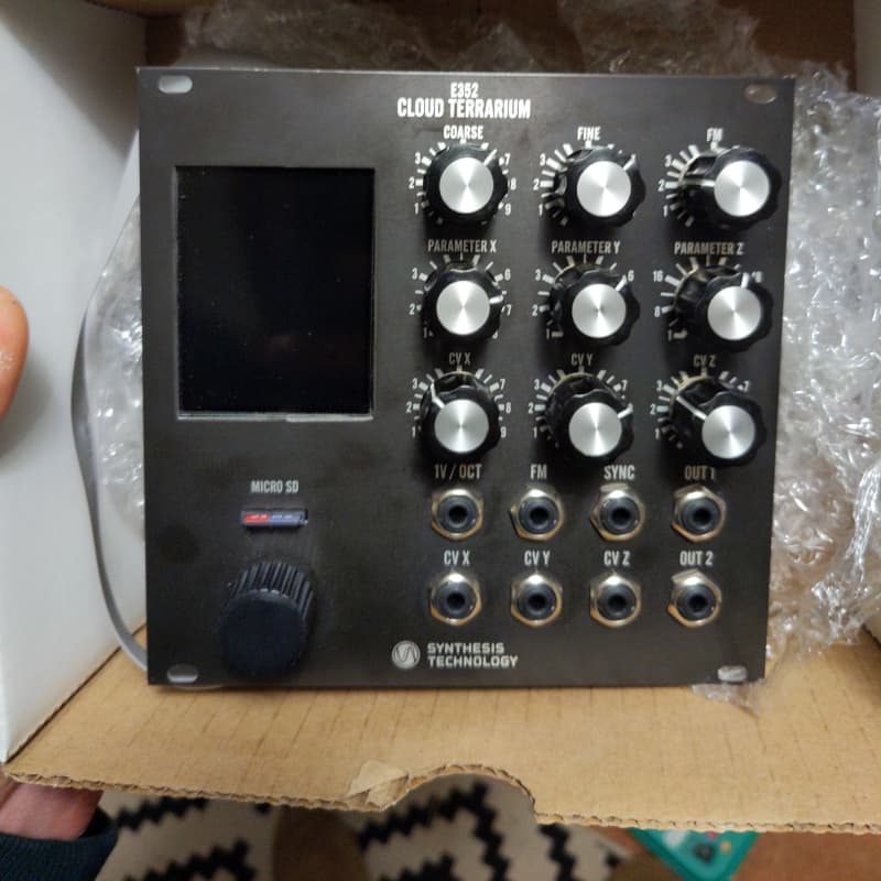 June 2017 Synthesis Technology E352 Black