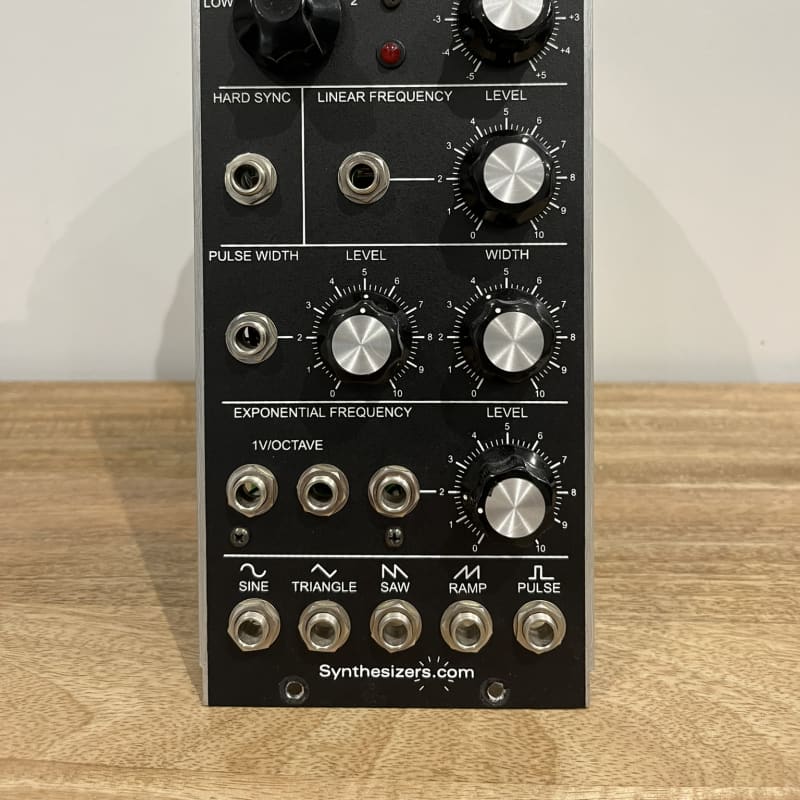 2000s Synthesizers.com Q106 Oscillator 5U Module Black