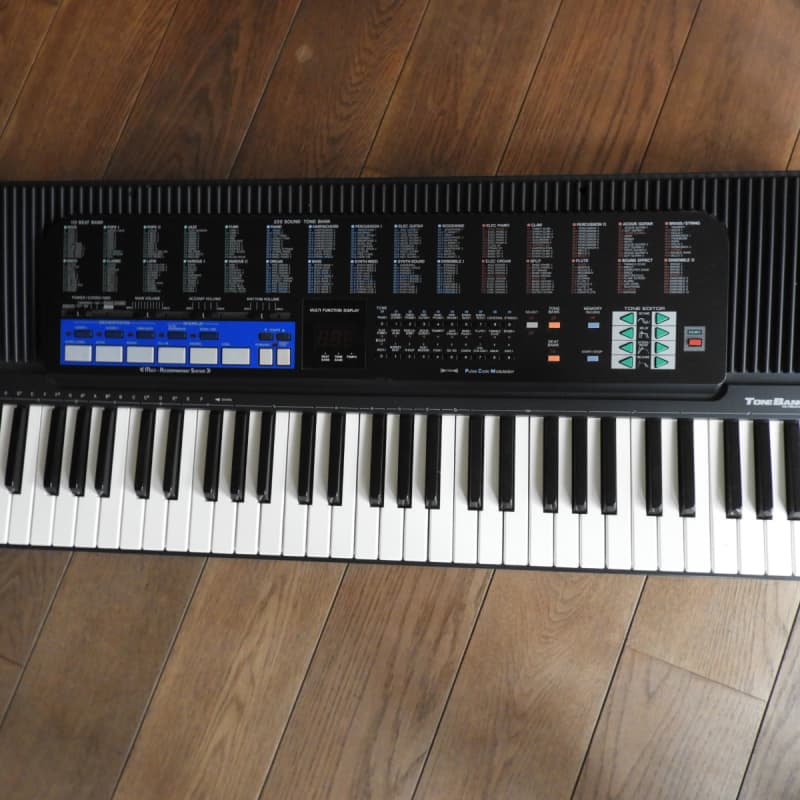 1990s Casio CT-670 Tone Bank 61-Key Keyboard Black
