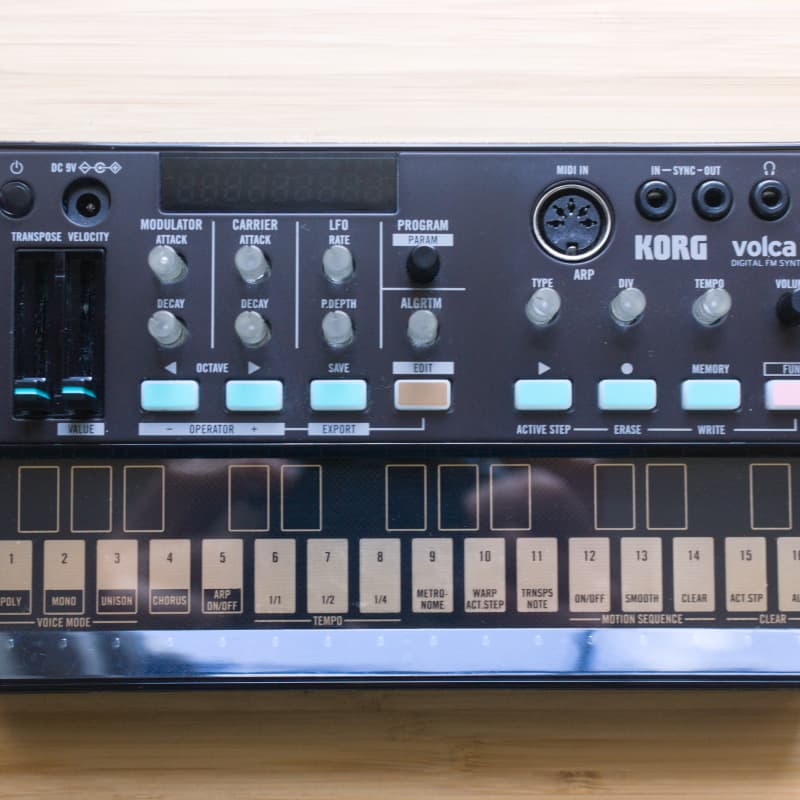 2016 - 2022 Korg Volca FM Digital FM Synthesizer/Sequencer Black