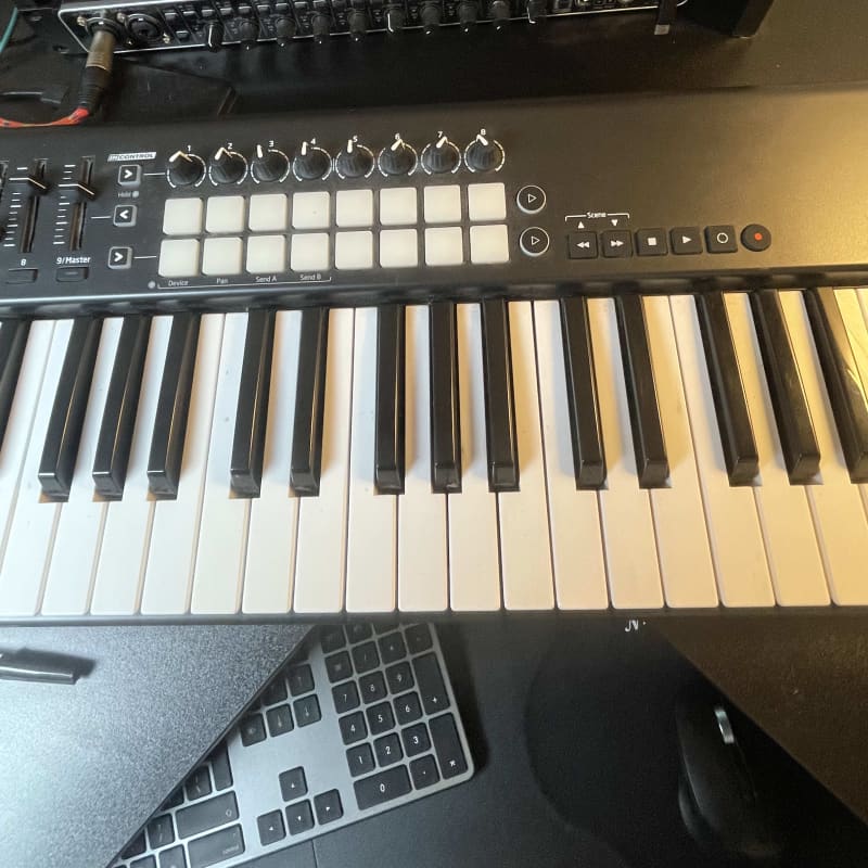 2015 - 2020 Novation Launchkey 61 MKII MIDI Keyboard Controlle...