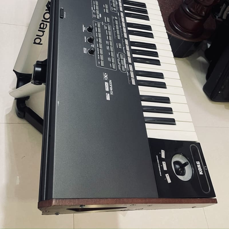 2010s Korg PA3X LE 76 Key Professional Arranger Keyboard Black