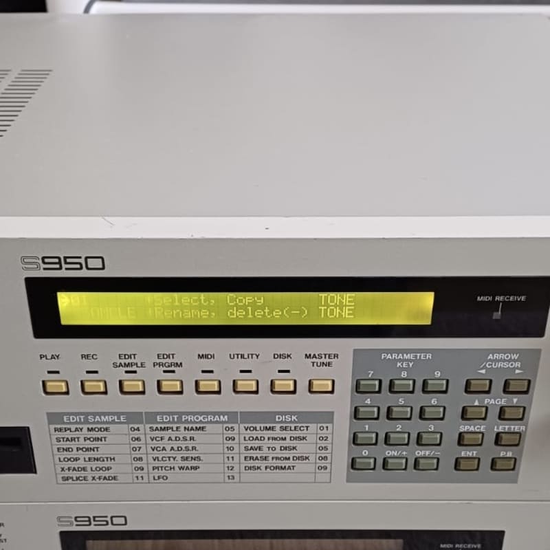 1988 Akai S950 MIDI Digital Sampler White