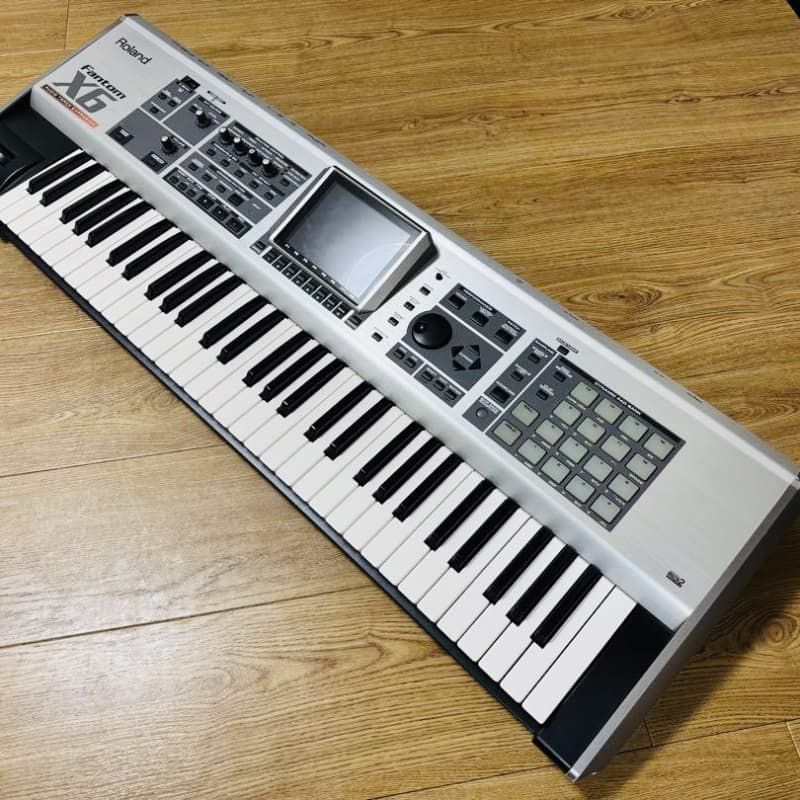 2004 - 2008 Roland Fantom-X6 61-Key Workstation Keyboard Silver