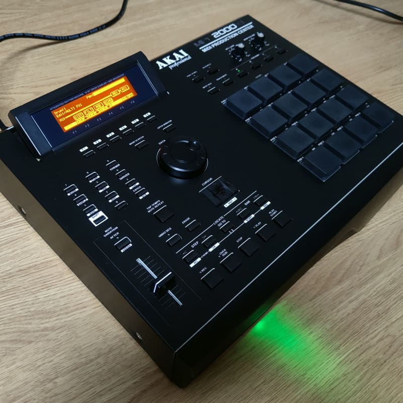 2000 - 2005 Akai MPC2000XL MIDI Production Center Grey