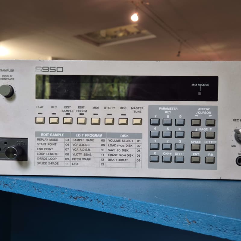 1988 Akai S950 MIDI Digital Sampler White