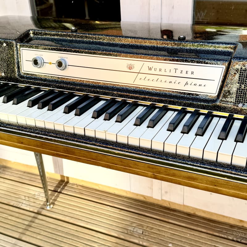 1974 - 1983 Wurlitzer 200A 64-Key Electric Piano Black