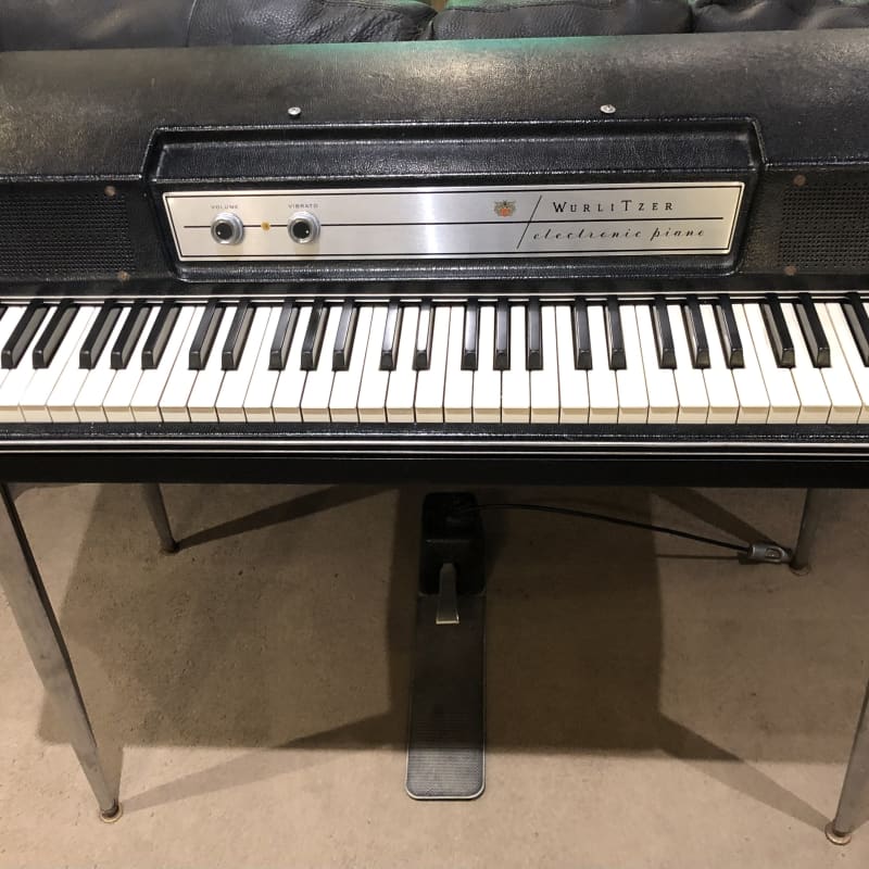 1974 - 1983 Wurlitzer 200A 64-Key Electric Piano Black