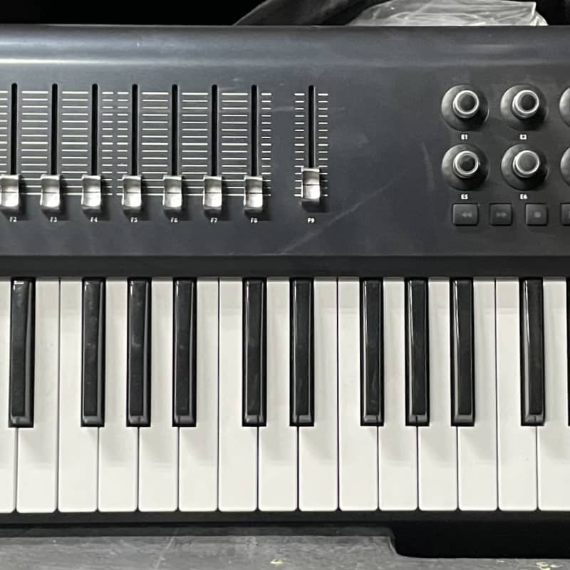 2010s Behringer MOT R 61 61-Key USB MIDI Controller Keyboard S...