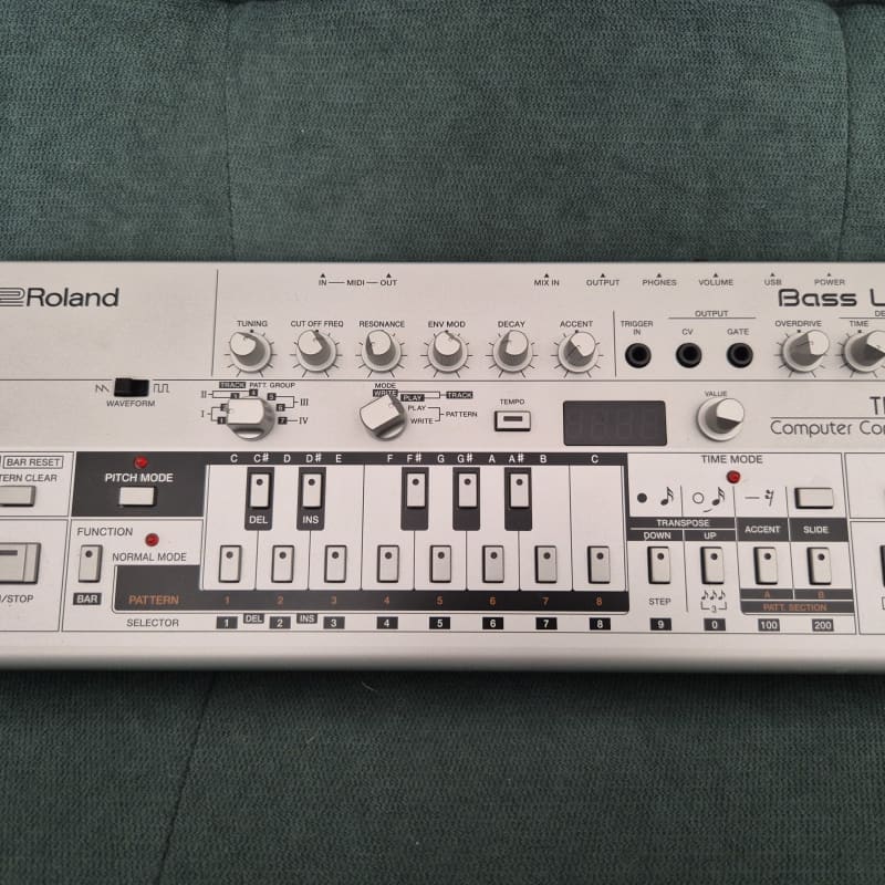 2016 - Present Roland TB-03 Boutique Series Synthesizer Module...