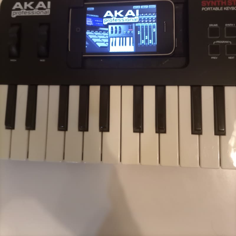 2010s Akai SynthStation 25 iPad MIDI Keyboard Controller Black