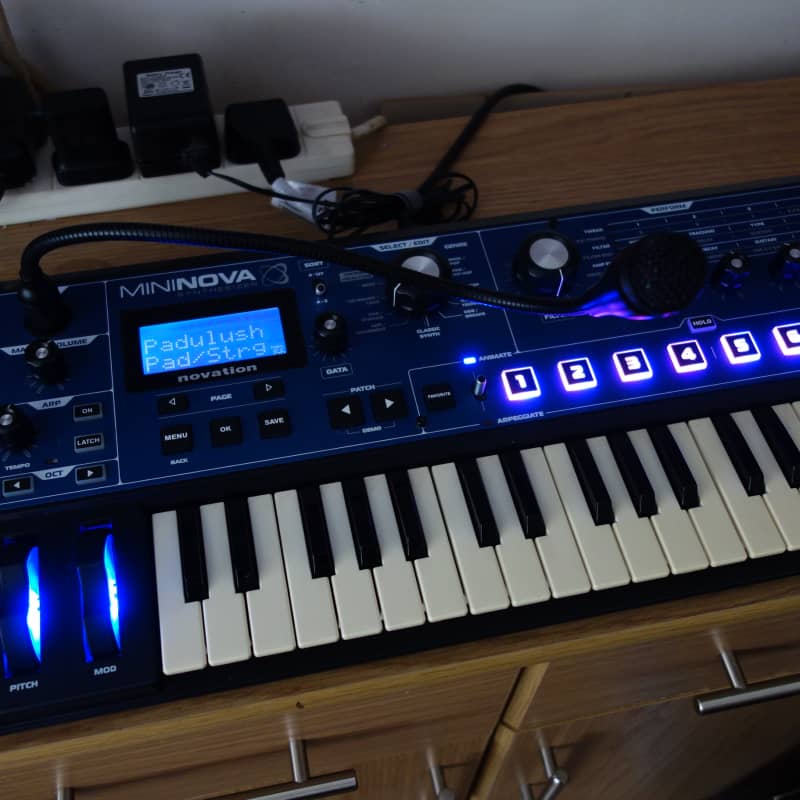 2012 - Present Novation MiniNova 37-Key 18-Voice Synthesizer Blue