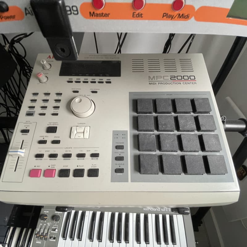 1997 - 2001 Akai MPC2000 MIDI Production Center Grey