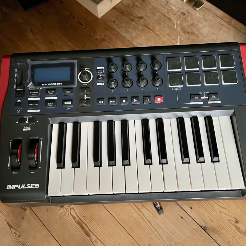 2011 - Present Novation Impulse 25 MIDI Keyboard Controller Gray