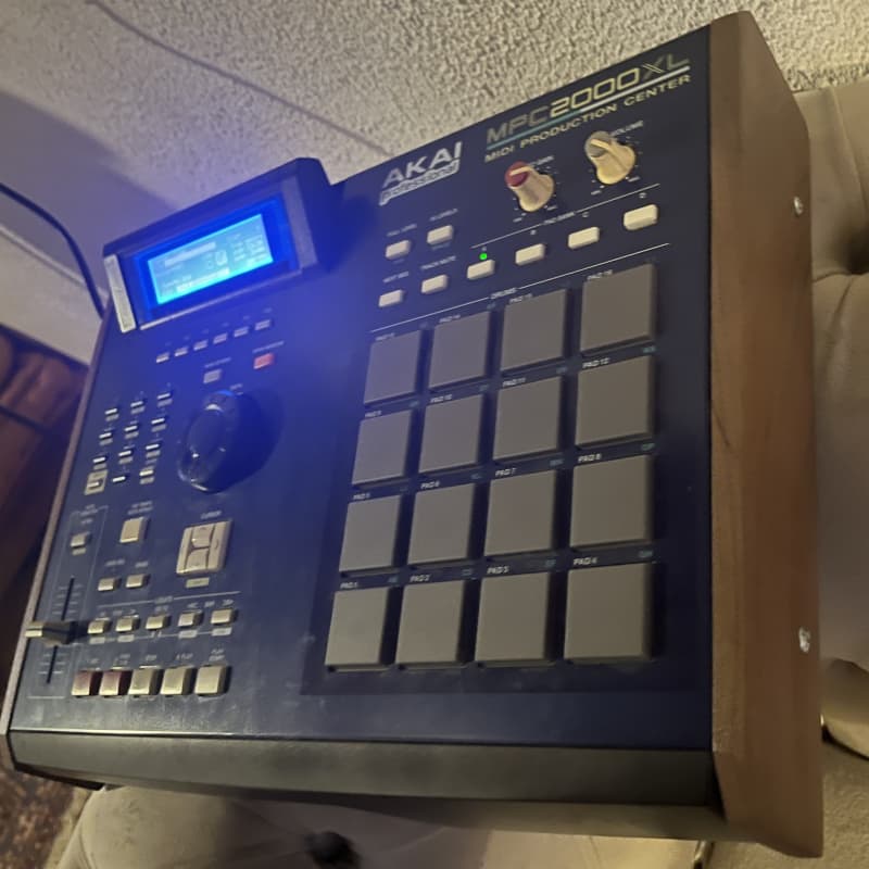 2006 - 2007 Akai MPC2000XL MCD MIDI Production Center Blue