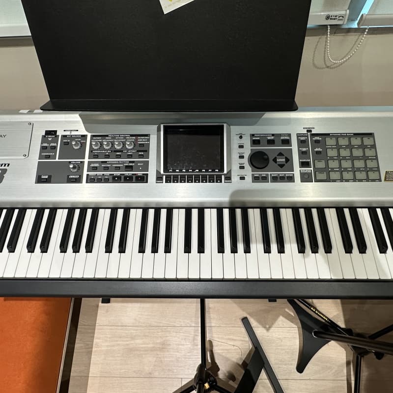 2003 - 2004 Roland Fantom-X8 88-Key Workstation Keyboard Silver