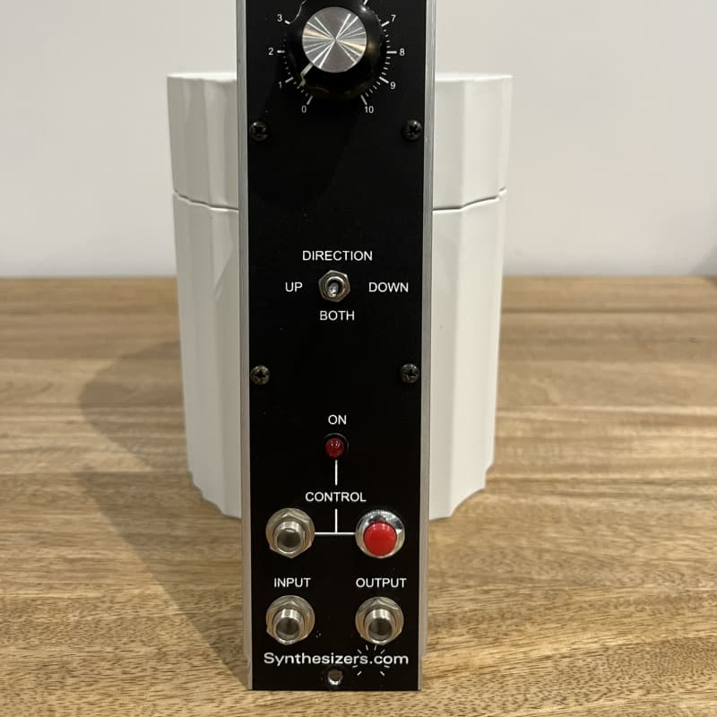 2000s Synthesizers.com Q105 Slew Limiter 5U/MU Black