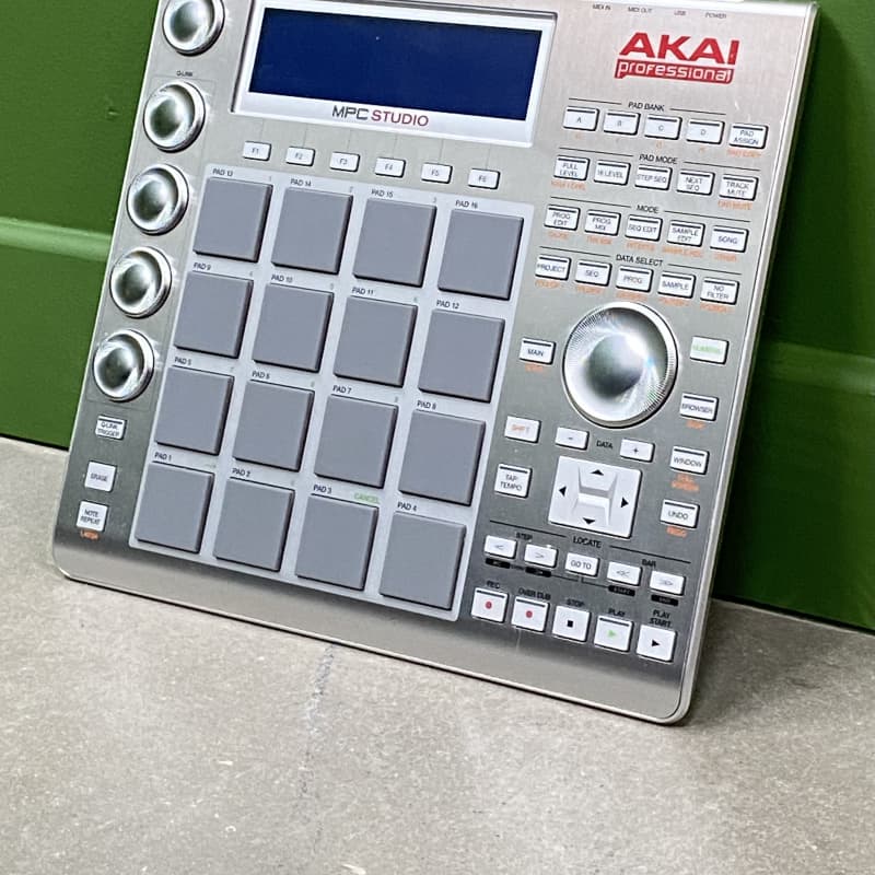 2012 - 2019 Akai MPC Studio Music Production Controller V1 Grey