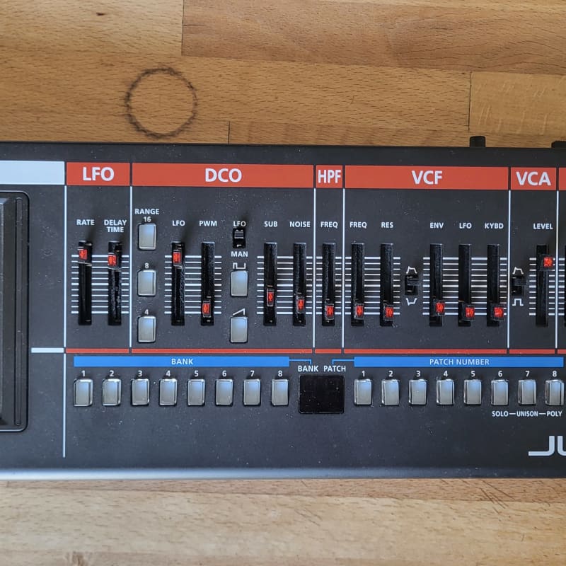 2015 - Present Roland JU-06 Boutique Series Synthesizer Module...